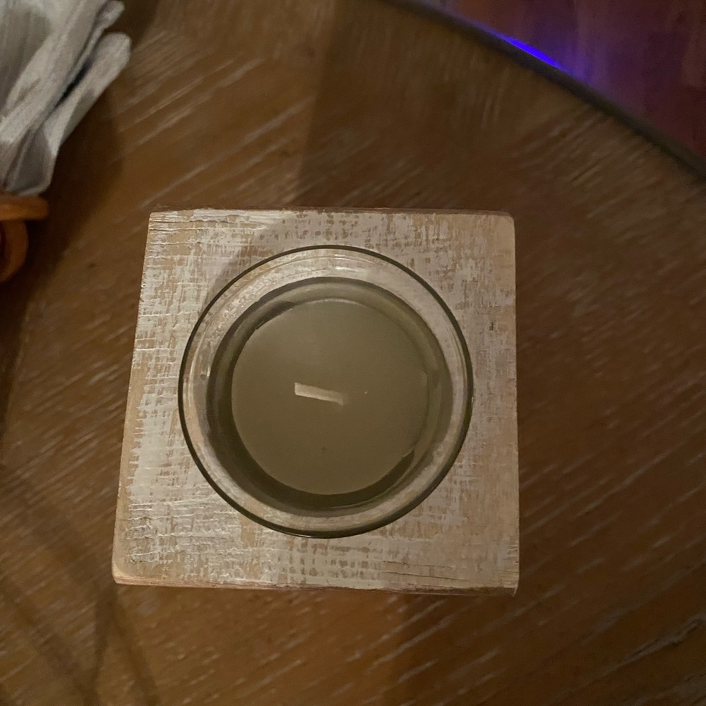 Decor - Picture 2 of 2